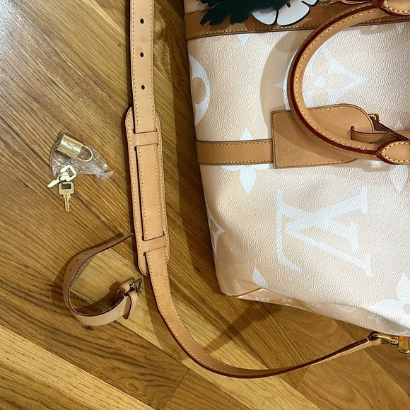 Authentic Louis Vuitton Keepall Bandouliere Gradient Pastel - Picture 8 of 16